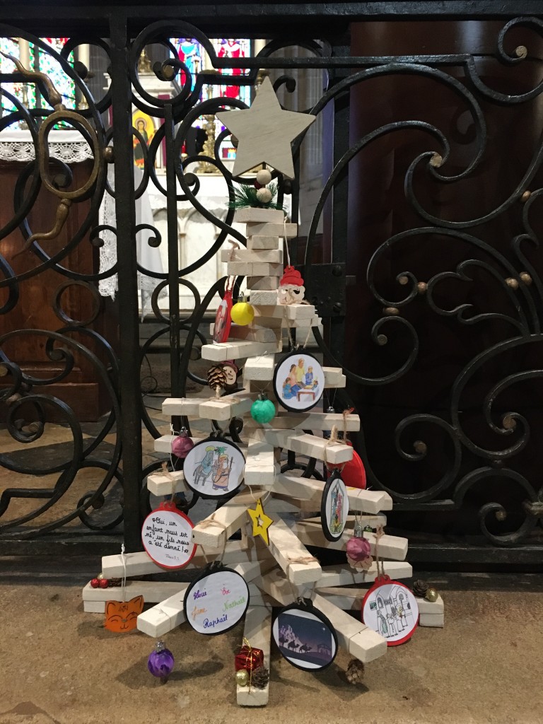 Sapin réalisé par les enfants du groupe d’éveil à la foi