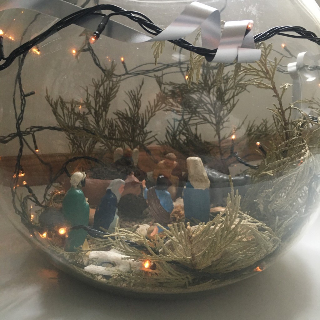 crèche dans un aquarium, réalisée par les 6è-5è